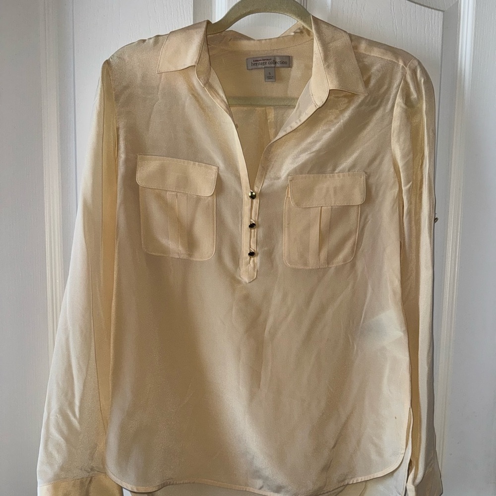 Banana Republic Heritage collection Cream Button-Up Blouse 100% silk sz S